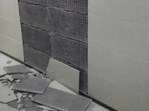茂县瓷砖空鼓维修公司分享下茂县墙砖松动维修的知识